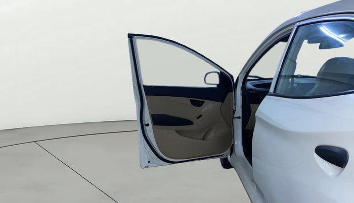 2016 Hyundai Eon ERA +, CNG, Manual, 71,700 km, LHS Front Door