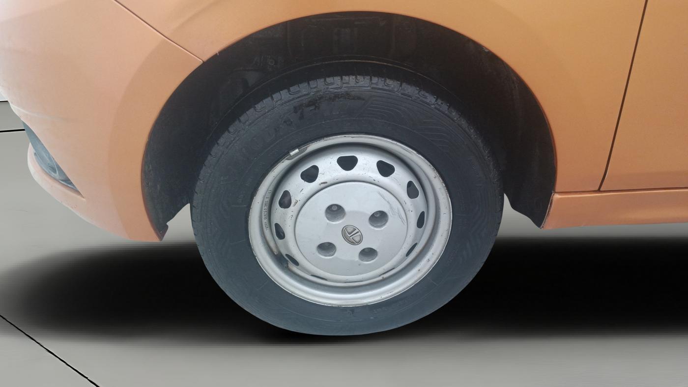 2017 Tata Tiago XM PETROL, Petrol, Manual, 1,07,113 km, Left Front Wheel