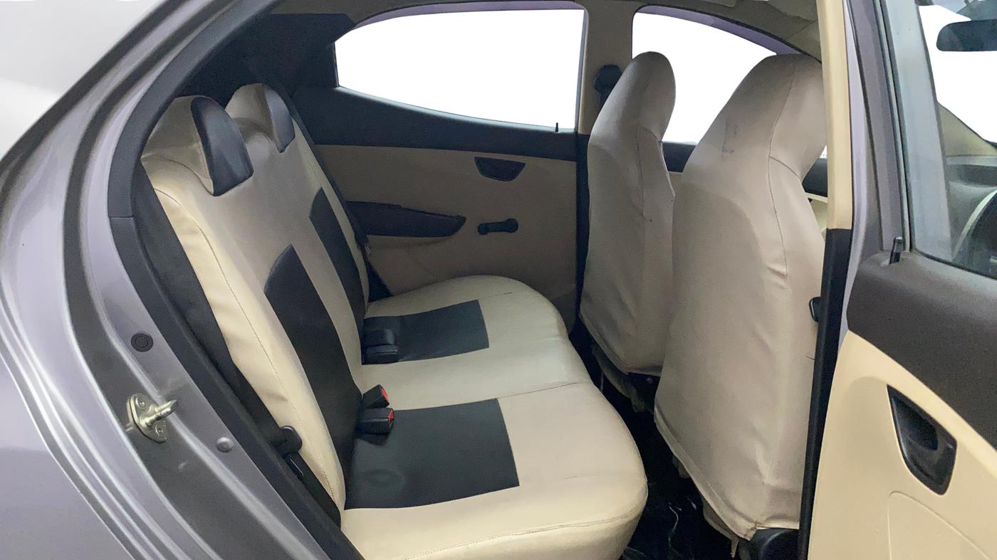 2013 Hyundai Eon ERA +, Petrol, Manual, 79,375 km, Right Side Rear Door Cabin