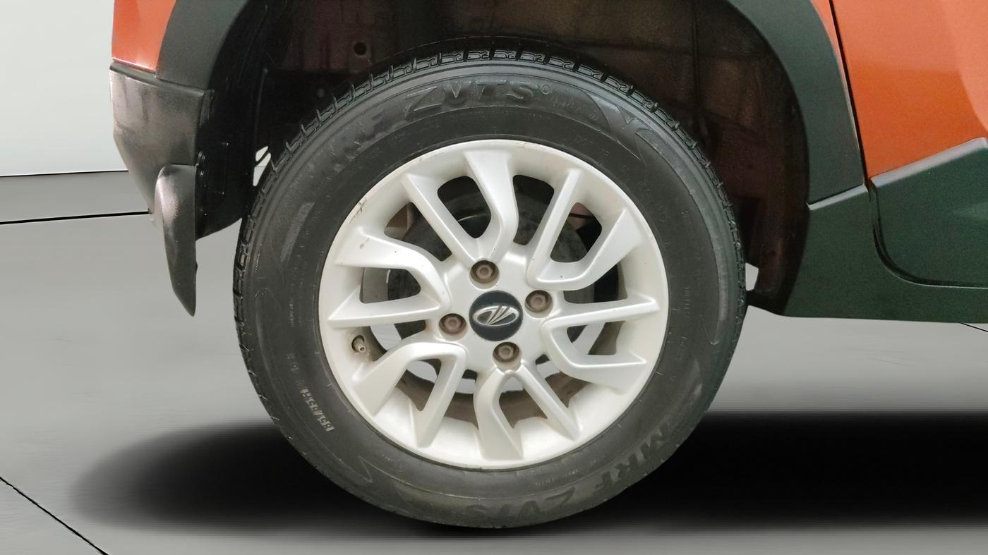 2017 Mahindra Kuv100 K8 6 STR, Petrol, Manual, 7,653 km, Right Rear Wheel