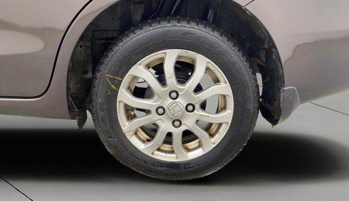 2016 Honda Amaze 1.2L I-VTEC VX, Petrol, Manual, 1,00,067 km, Left Rear Wheel