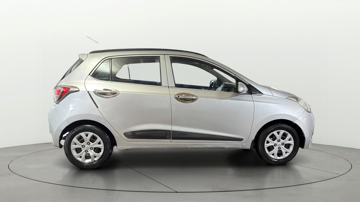 2016 Hyundai Grand i10 SPORTZ 1.2 KAPPA VTVT, Petrol, Manual, 83,389 km, Right Side View