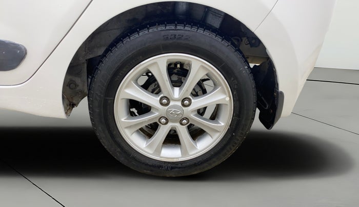 2015 Hyundai Grand i10 ASTA AT 1.2 KAPPA VTVT, CNG, Automatic, 1,24,302 km, Left Rear Wheel