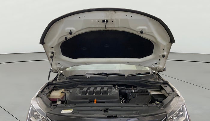 2022 Mahindra XUV700 AX 7 LUXURY P AT 7 STR, Petrol, Automatic, 13,673 km, Open Bonet