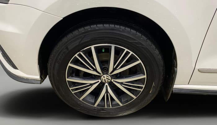 2020 Volkswagen Vento HIGHLINE 1.0L TSI, Petrol, Manual, 72,576 km, Left Front Wheel