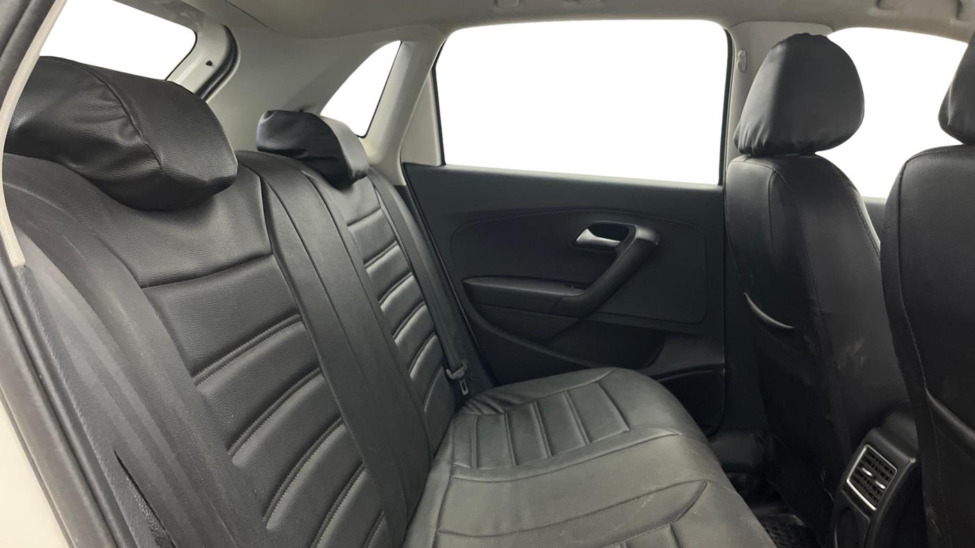 2017 Volkswagen Polo HIGHLINE PLUS 1.2(16 ALLOY, Petrol, Manual, 1,00,384 km, Right Side Rear Door Cabin