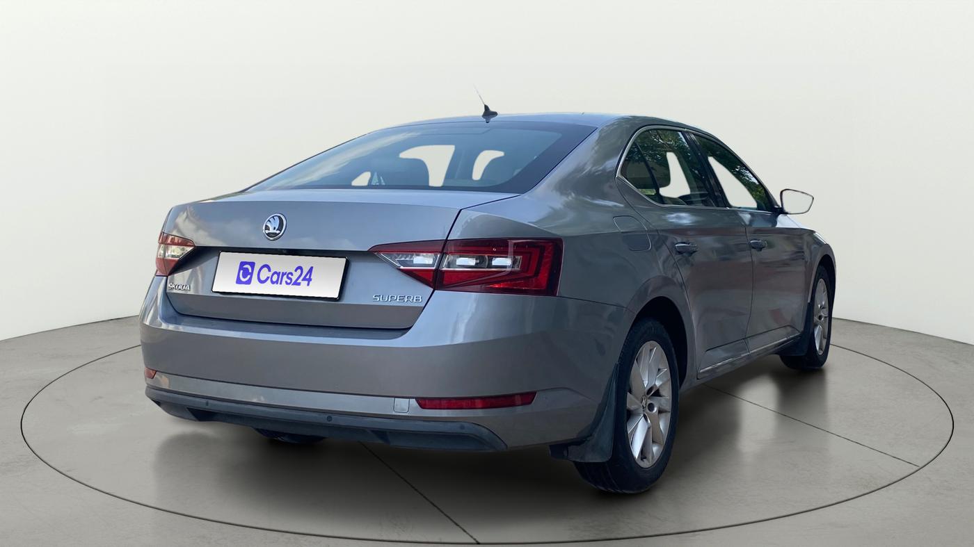 2018 Skoda Superb L&K 1.8 TSI AT, Petrol, Automatic, 86,785 km, Right Back Diagonal