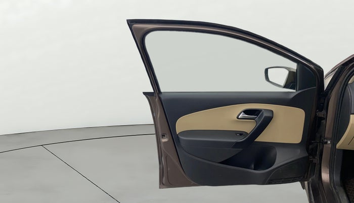 2017 Volkswagen Polo HIGHLINE1.2L, Petrol, Manual, 28,989 km, LHS Front Door