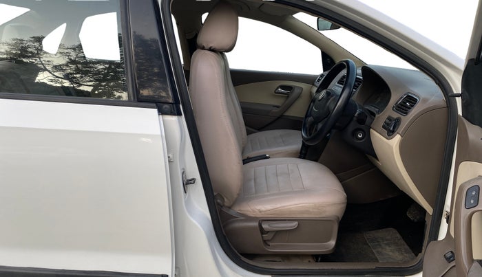 2013 Skoda Rapid AMBITION 1.6 MPI AT, Petrol, Automatic, 76,221 km, Right Side Front Door Cabin