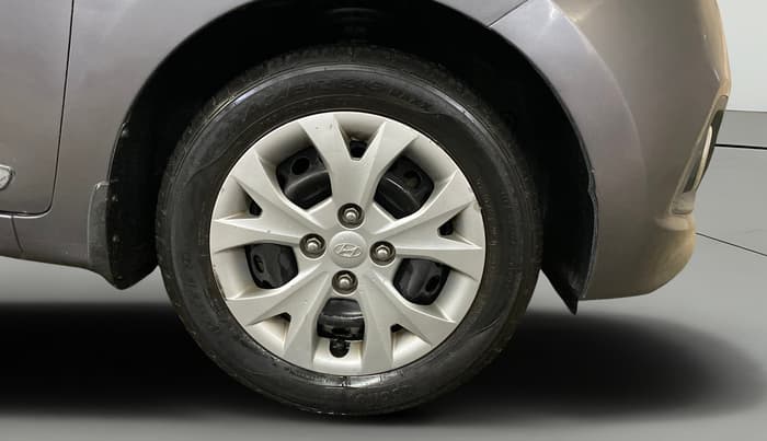2016 Hyundai Grand i10 SPORTZ 1.2 KAPPA VTVT, Petrol, Manual, 26,750 km, Right Front Wheel