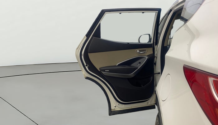 2015 Hyundai Santa Fe 4 WD AT, Diesel, Automatic, 81,011 km, LHS Rear Door