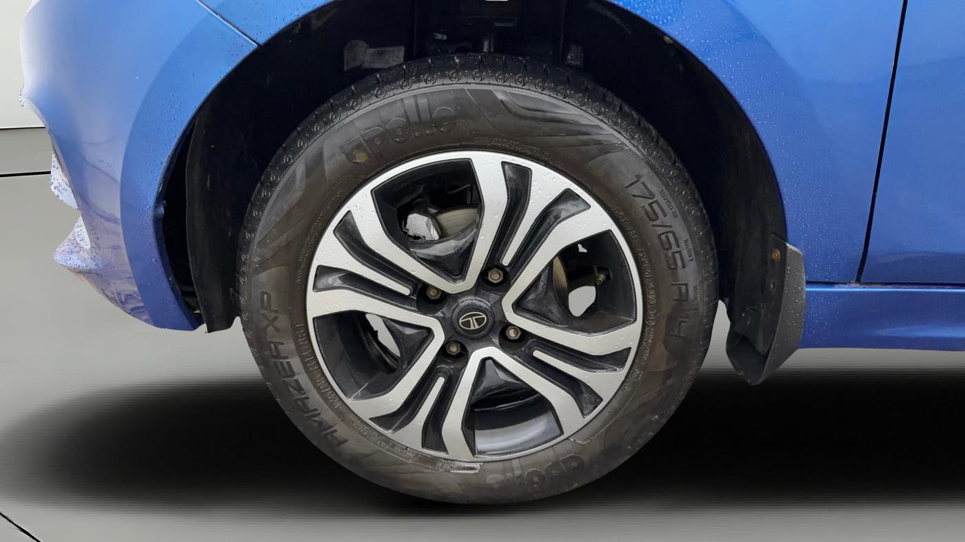 2024 Tata Tiago XTA CNG , CNG, Automatic, 40,850 km, Left Front Wheel