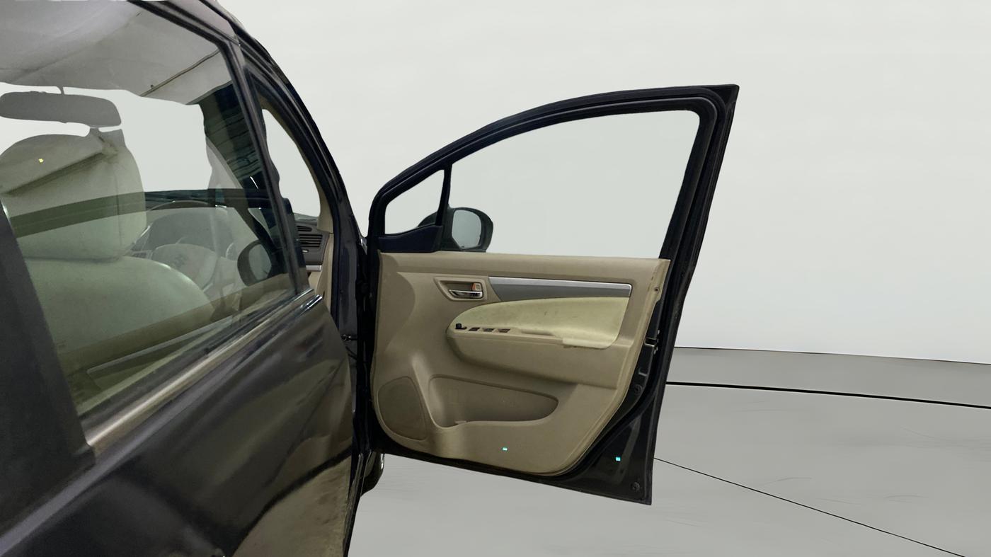 2017 Maruti Ertiga VXI CNG, CNG, Manual, 92,727 km, RHS Front Door