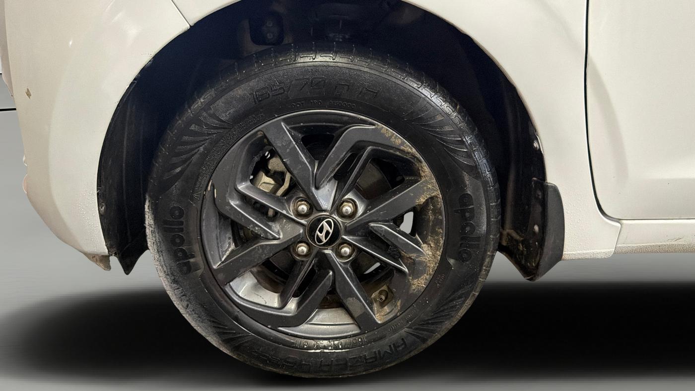 2022 Hyundai GRAND I10 NIOS SPORTZ AMT 1.2 KAPPA VTVT, Petrol, Automatic, 28,555 km, Left Front Wheel