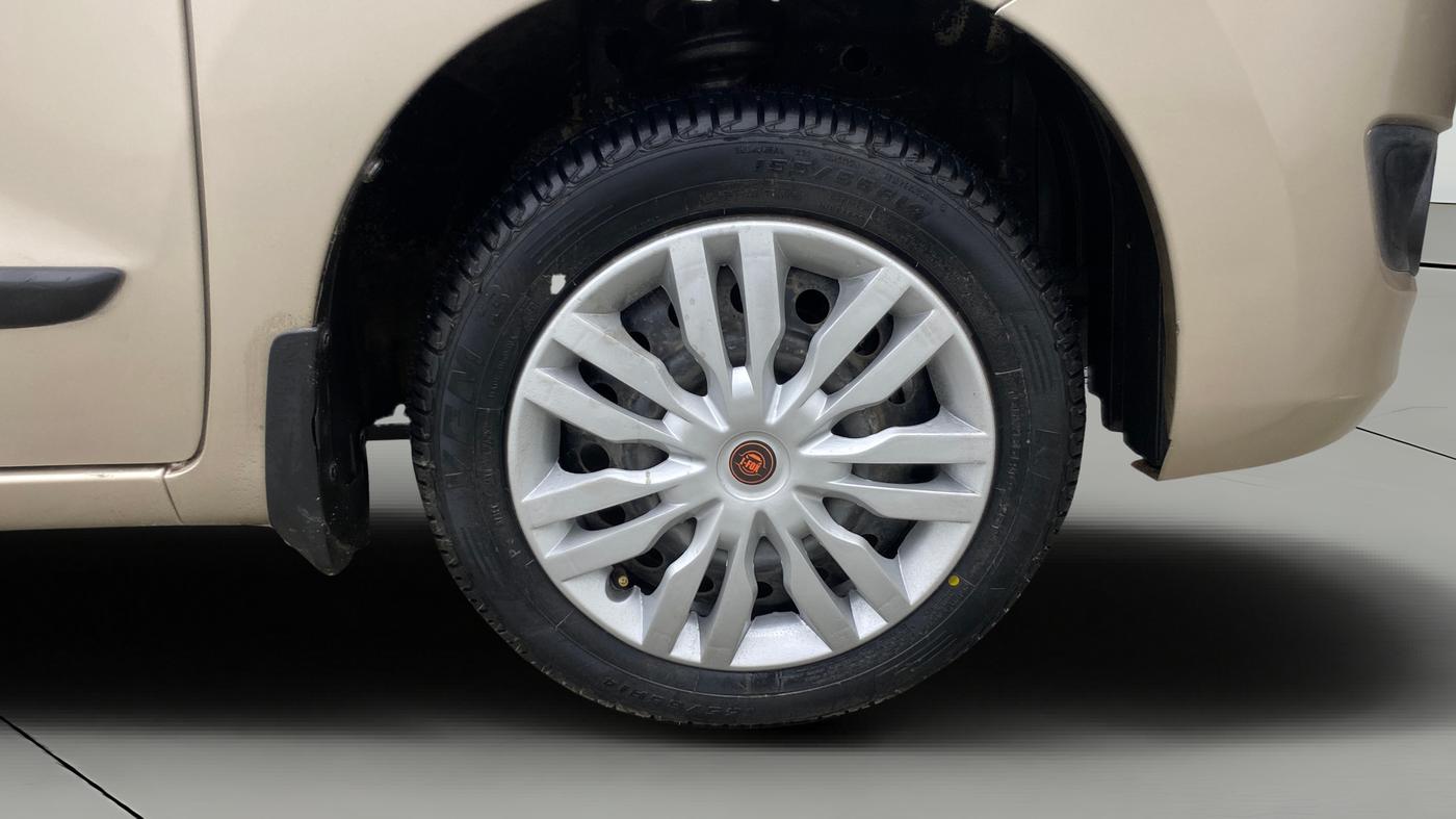 2014 Maruti Wagon R 1.0 VXI, Petrol, Manual, 42,704 km, Right Front Wheel
