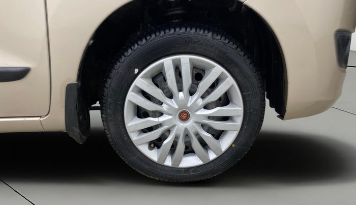2014 Maruti Wagon R 1.0 VXI, Petrol, Manual, 42,704 km, Right Front Wheel