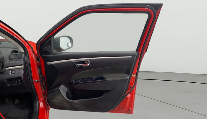 2016 Maruti Swift ZXI, Petrol, Manual, 1,01,363 km, RHS Front Door