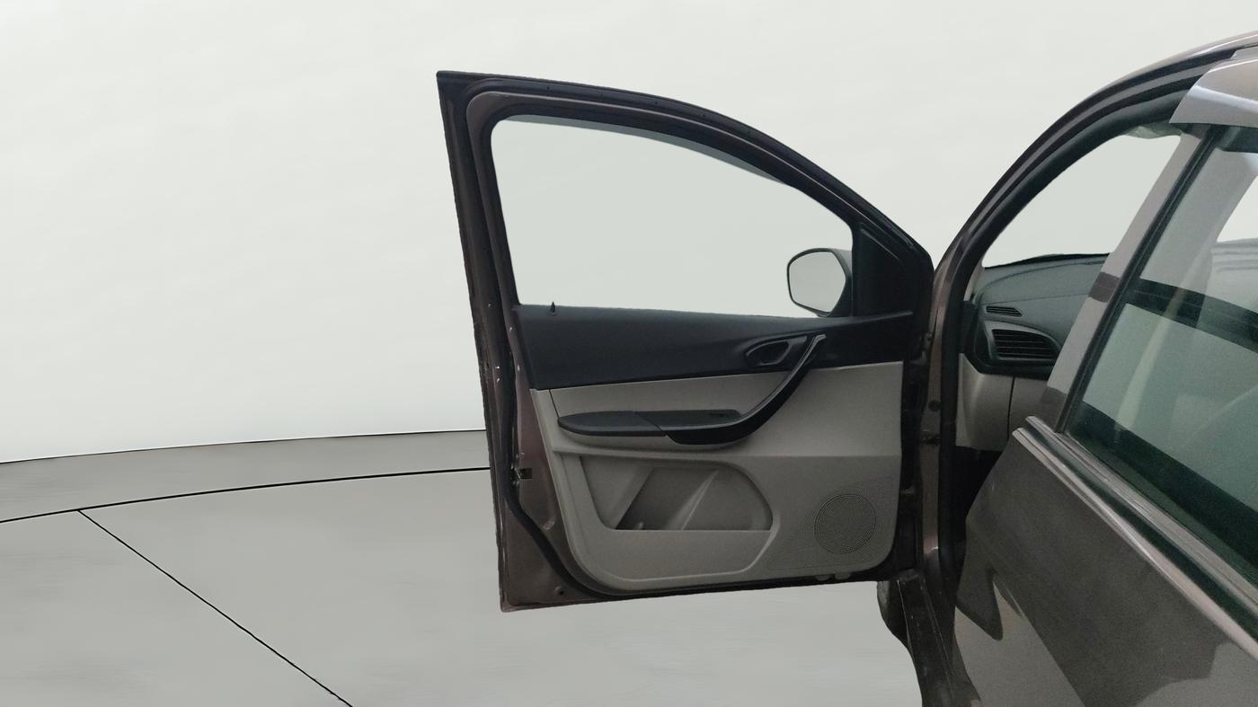 2019 Tata Tiago XZ PETROL, Petrol, Manual, 26,370 km, LHS Front Door