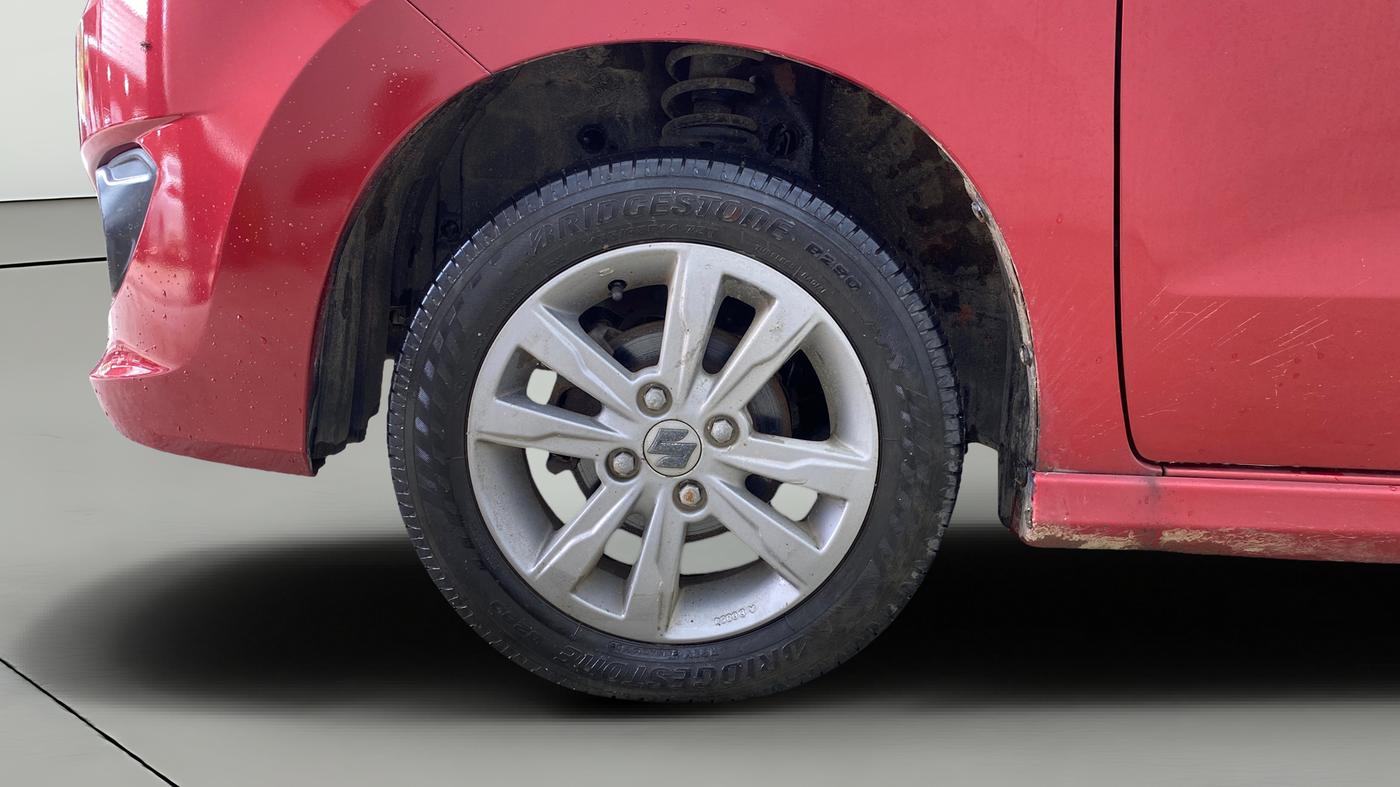2014 Maruti Wagon R Stingray VXI, Petrol, Manual, 28,537 km, Left Front Wheel