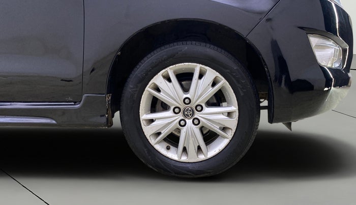 2016 Toyota Innova Crysta 2.8 ZX AT 7 STR, Diesel, Automatic, 1,25,744 km, Right Front Wheel