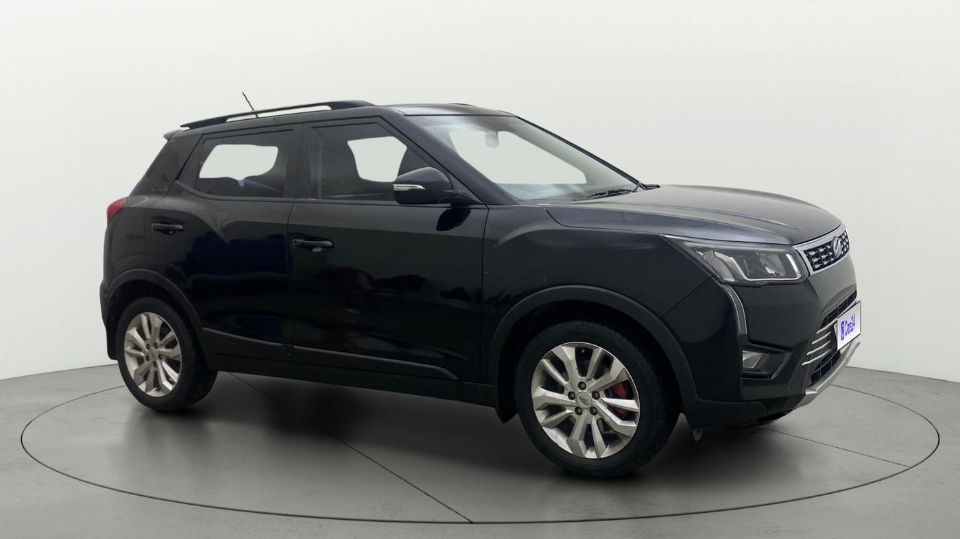 2020 Mahindra XUV300 W8 1.5 DIESEL, Diesel, Manual, 93,468 km, Right Front Diagonal