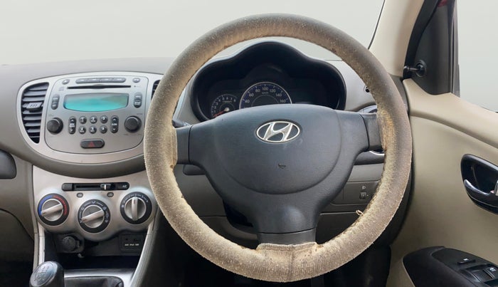 2015 Hyundai i10 SPORTZ 1.1, Petrol, Manual, 76,879 km, Steering Wheel Close Up