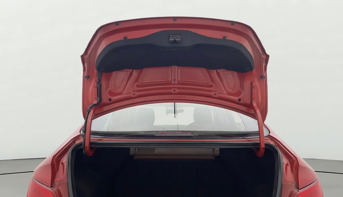 2015 Hyundai Verna FLUIDIC 4S 1.6 VTVT S, Petrol, Manual, 38,304 km, Boot Door Open