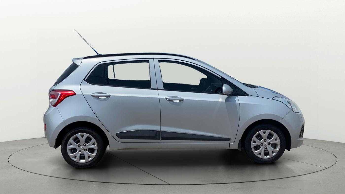 2016 Hyundai Grand i10 SPORTZ 1.2 KAPPA VTVT, Petrol, Manual, 91,396 km, Right Side View