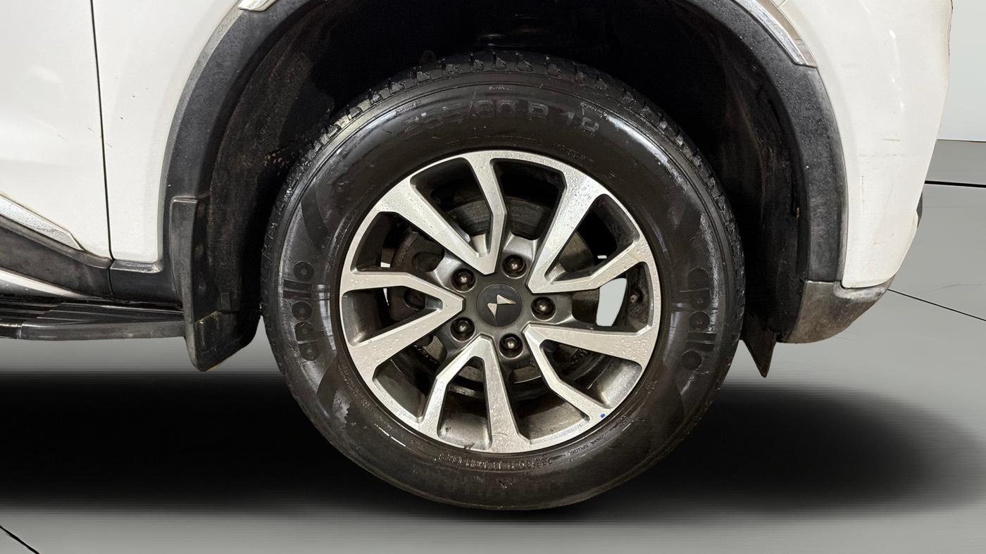 2023 Mahindra SCORPIO-N Z8 L PETROL AT 7 STR, Petrol, Automatic, 45,482 km, Right Front Wheel