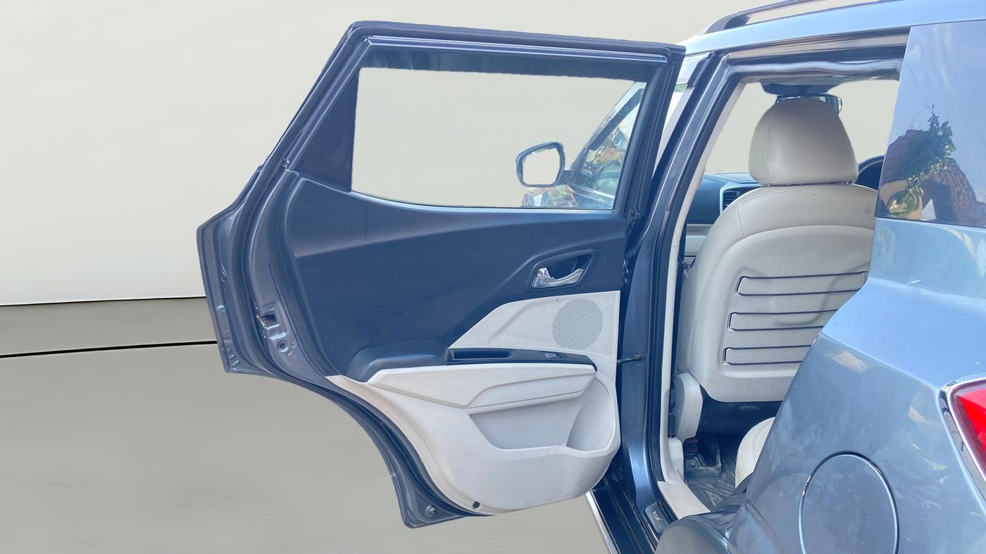 2021 Mahindra XUV300 W8 (O) 1.2 PETROL, Petrol, Manual, 47,115 km, LHS Rear Door