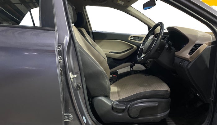 2017 Hyundai Elite i20 ASTA 1.2 (O), Petrol, Manual, 61,688 km, Right Side Front Door Cabin