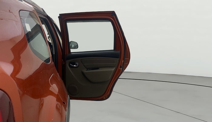 2017 Renault Duster 110 PS RXZ 4X2 AMT DIESEL, Diesel, Automatic, 1,08,965 km, RHS Rear Door