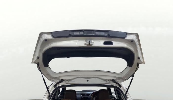 2015 Maruti Swift VDI, Diesel, Manual, 79,135 km, Boot Door Open