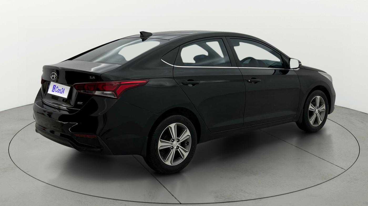 2018 Hyundai Verna 1.6 VTVT SX, Petrol, Manual, 69,994 km, Right Back Diagonal