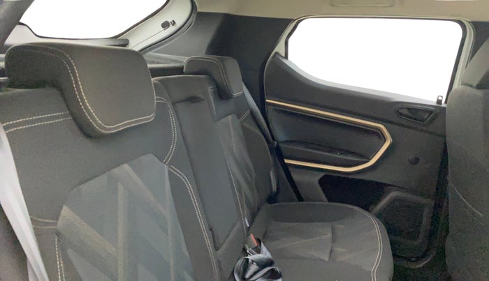 2024 Renault Kiger RXT AMT, Petrol, Automatic, 5,306 km, Right Side Rear Door Cabin