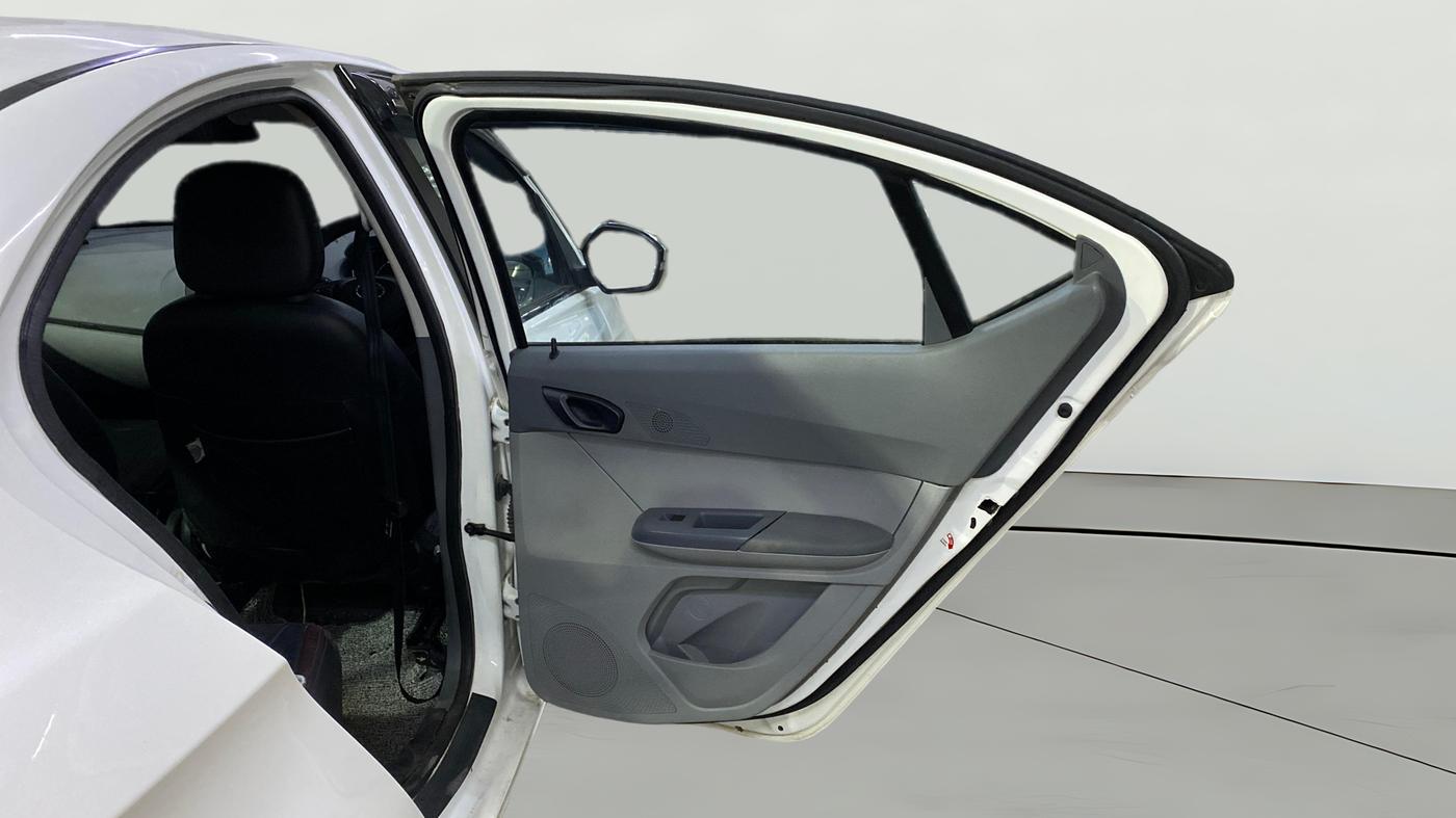 2022 Tata TIGOR XZ PETROL, CNG, Manual, 45,689 km, RHS Rear Door