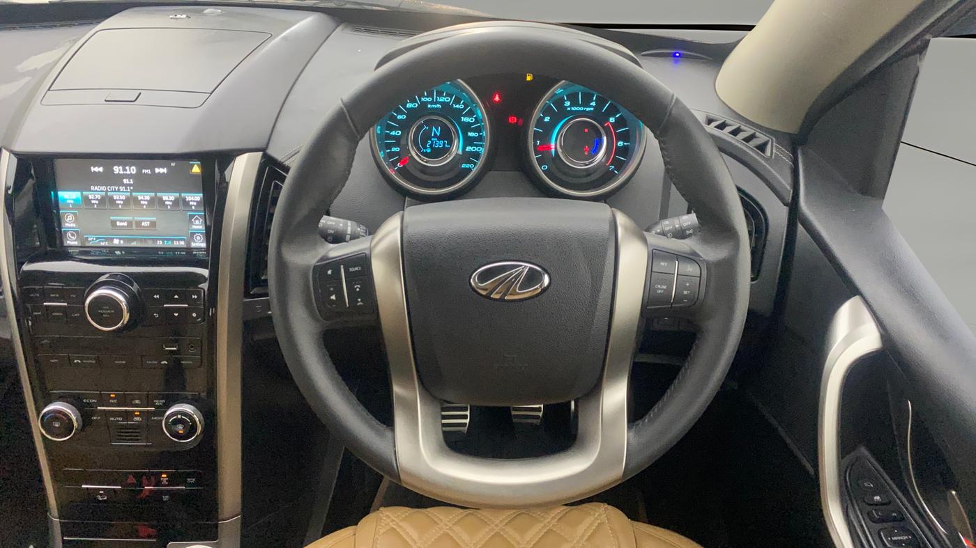 2021 Mahindra XUV500 W11(O), Diesel, Manual, 21,439 km, Steering Wheel Close Up