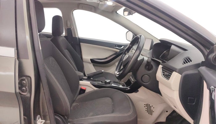 2021 Tata NEXON XZA PLUS SUNROOF PETROL, Petrol, Automatic, 22,944 km, Right Side Front Door Cabin