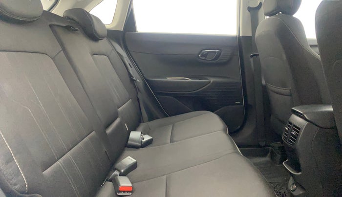 2021 Hyundai NEW I20 ASTA (O) 1.2 MT, Petrol, Manual, 34,945 km, Right Side Rear Door Cabin