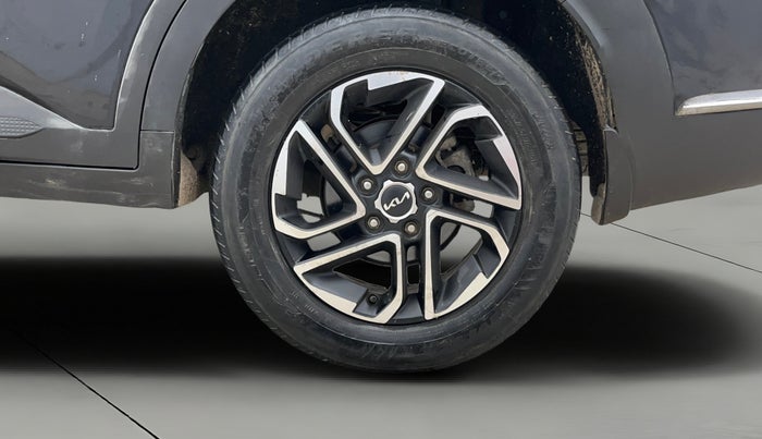 2023 KIA CARENS PRESTIGE PLUS 1.5 PETROL IMT 7 STR, Petrol, Manual, 48,381 km, Left Rear Wheel