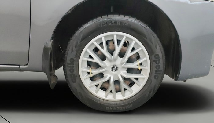 2013 Toyota Etios Liva G, Petrol, Manual, 65,995 km, Right Front Wheel