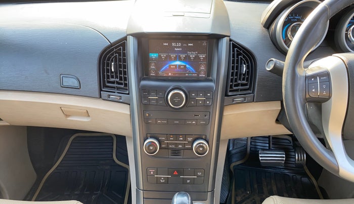 2016 Mahindra XUV500 W10 AT, Diesel, Automatic, 1,00,535 km, Air Conditioner