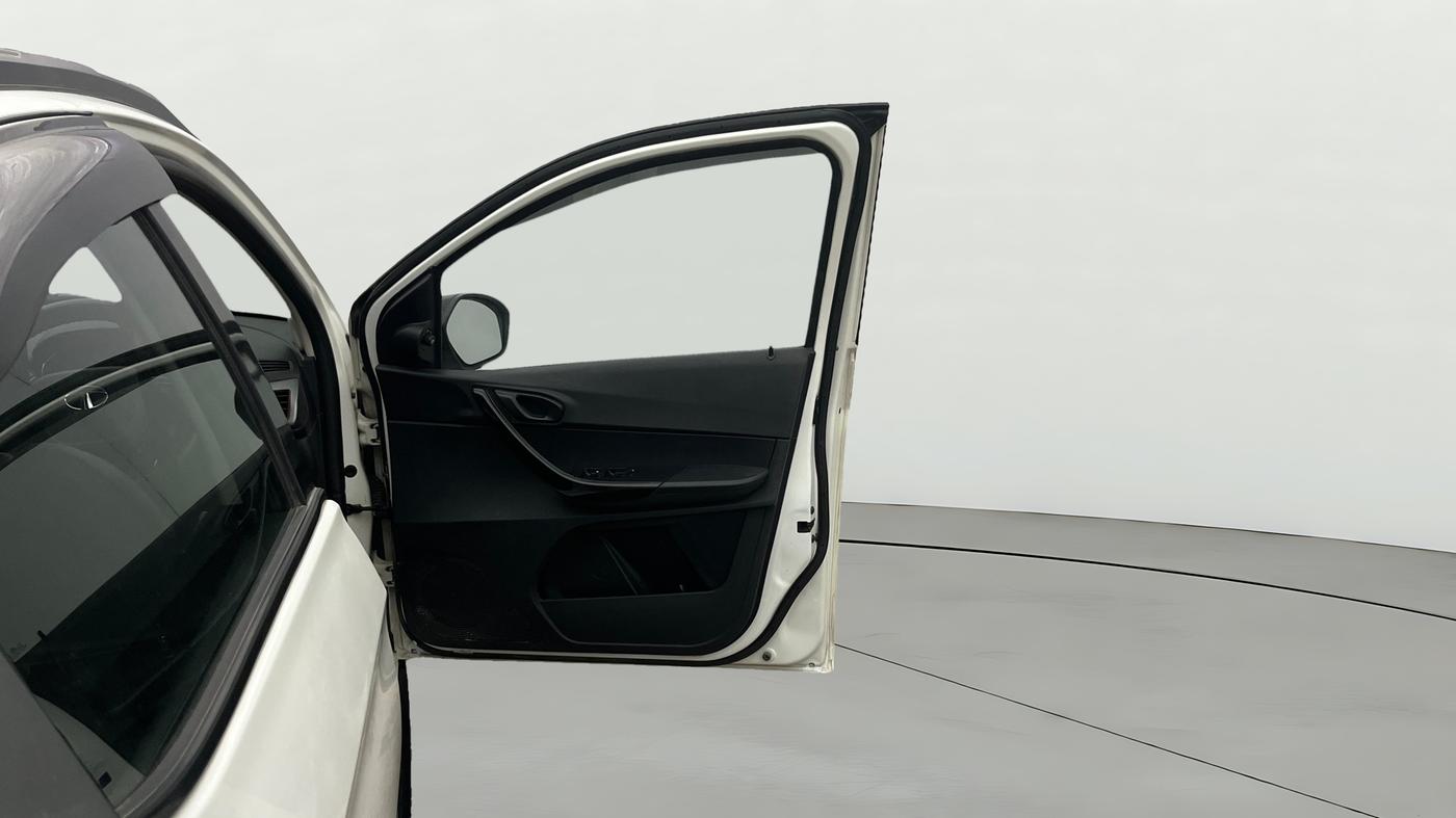 2019 Tata TIAGO NRG PETROL, Petrol, Manual, 69,680 km, RHS Front Door