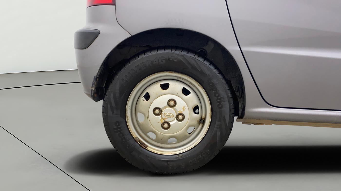2012 Hyundai Santro Xing GL PLUS, Petrol, Manual, 66,990 km, Right Rear Wheel
