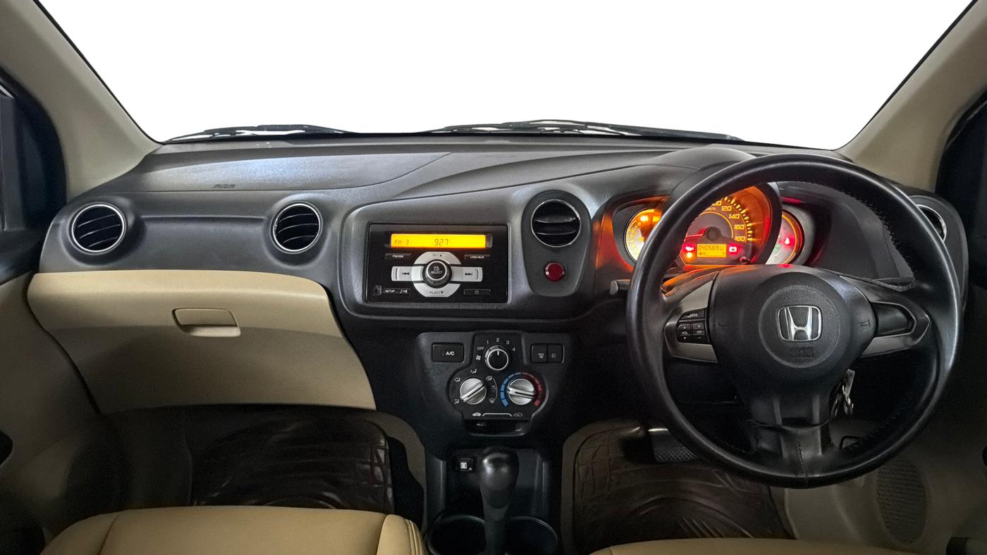2014 Honda Brio VX AT, CNG, Automatic, 40,556 km, Dashboard