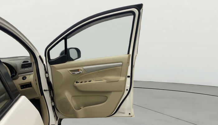 2017 Maruti Ertiga ZDI + SHVS, Diesel, Manual, 64,595 km, RHS Front Door