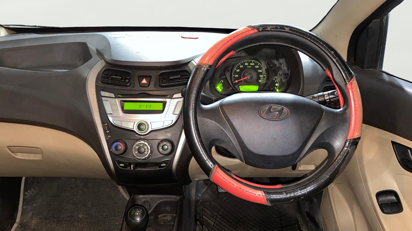 2014 Hyundai Eon ERA +, Petrol, Manual, 33,392 km, Steering Wheel Close Up