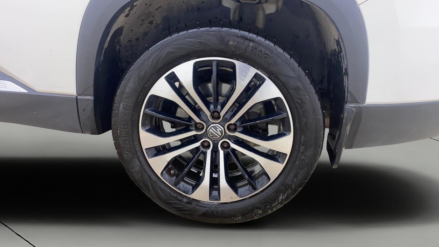 2022 MG HECTOR PLUS SHARP 1.5 PETROL TURBO DCT 6-STR DUAL TONE, Petrol, Automatic, 73,561 km, Left Rear Wheel