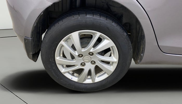 2013 Maruti Swift ZXI, Petrol, Manual, 1,30,139 km, Right Rear Wheel