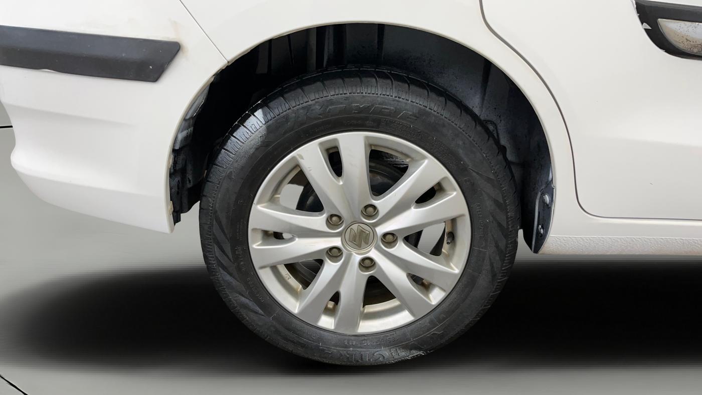 2017 Maruti Ertiga VXI, Petrol, Manual, 38,028 km, Right Rear Wheel